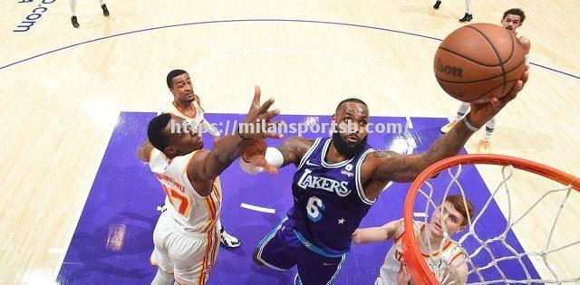 NBA季前赛：湖人惨遭76人逆转